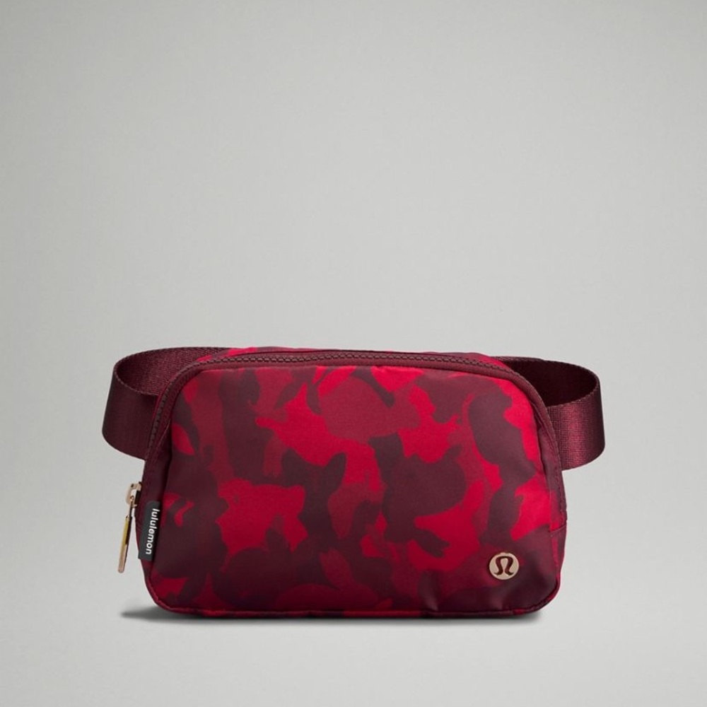 ❤️ lululemon everywhere belt bag